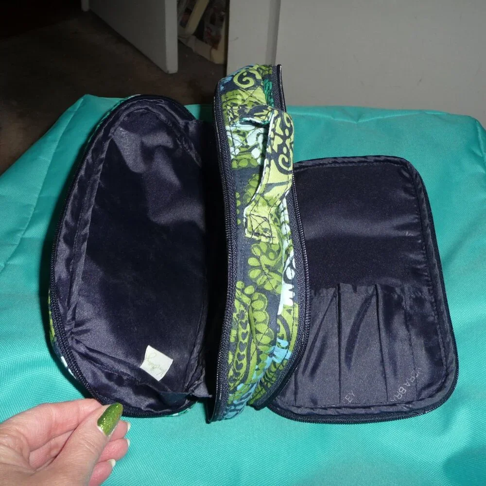 Makeup Bag - Picture 4 of 4